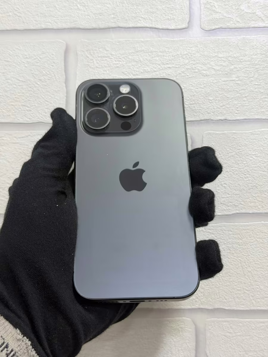 iPhone 15 Pro Black, front