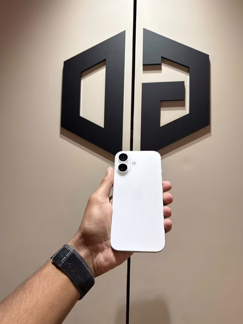 iPhone 16 128GB White