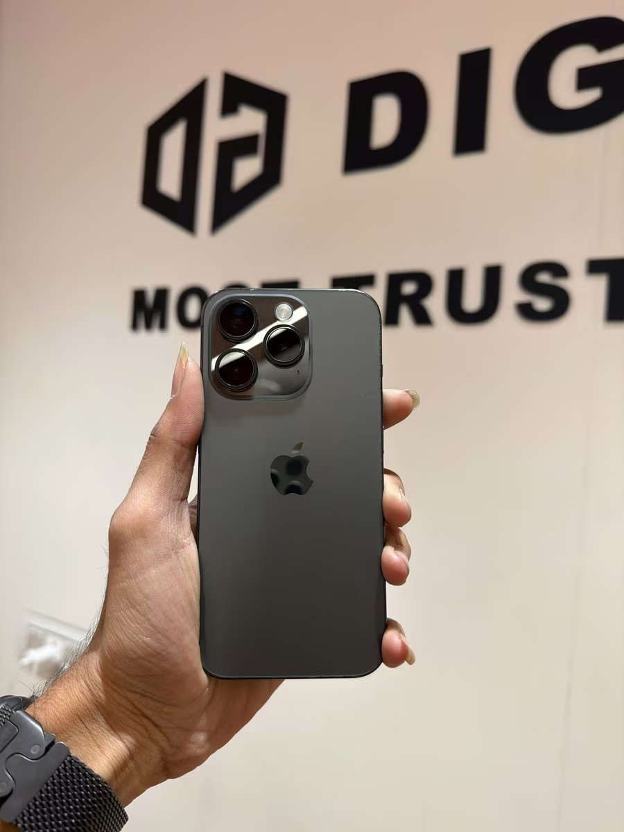 iPhone 15 Pro Black, front