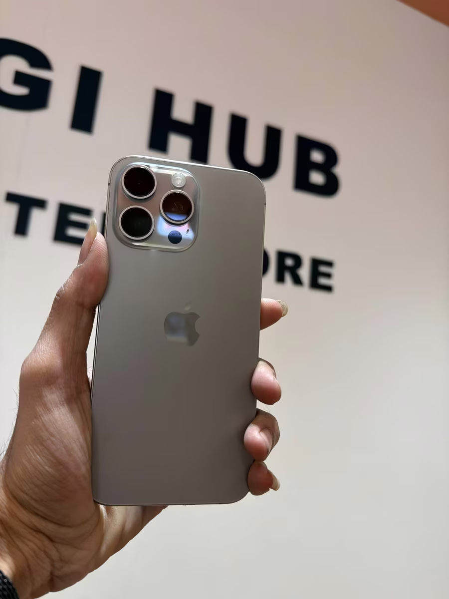 iPhone 15 Pro Max Natural Titanium, front