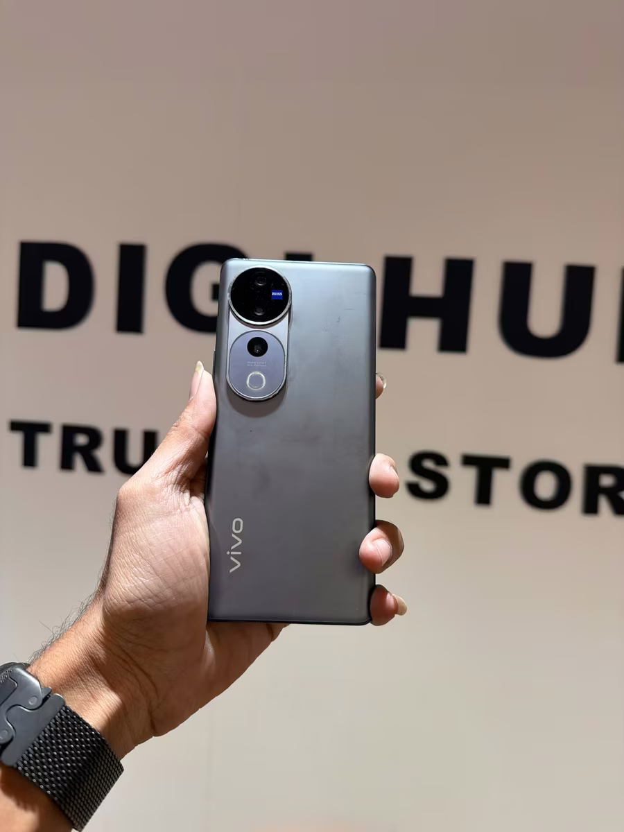 Vivo V40 Pro 8-256Gb Black, photo 1