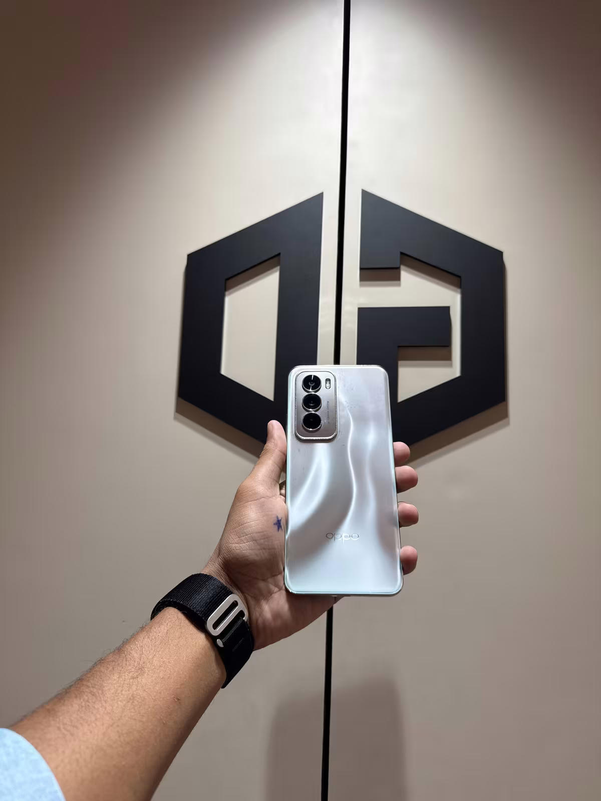 Oppo Reno 12 8-256Gb Astro Silver
