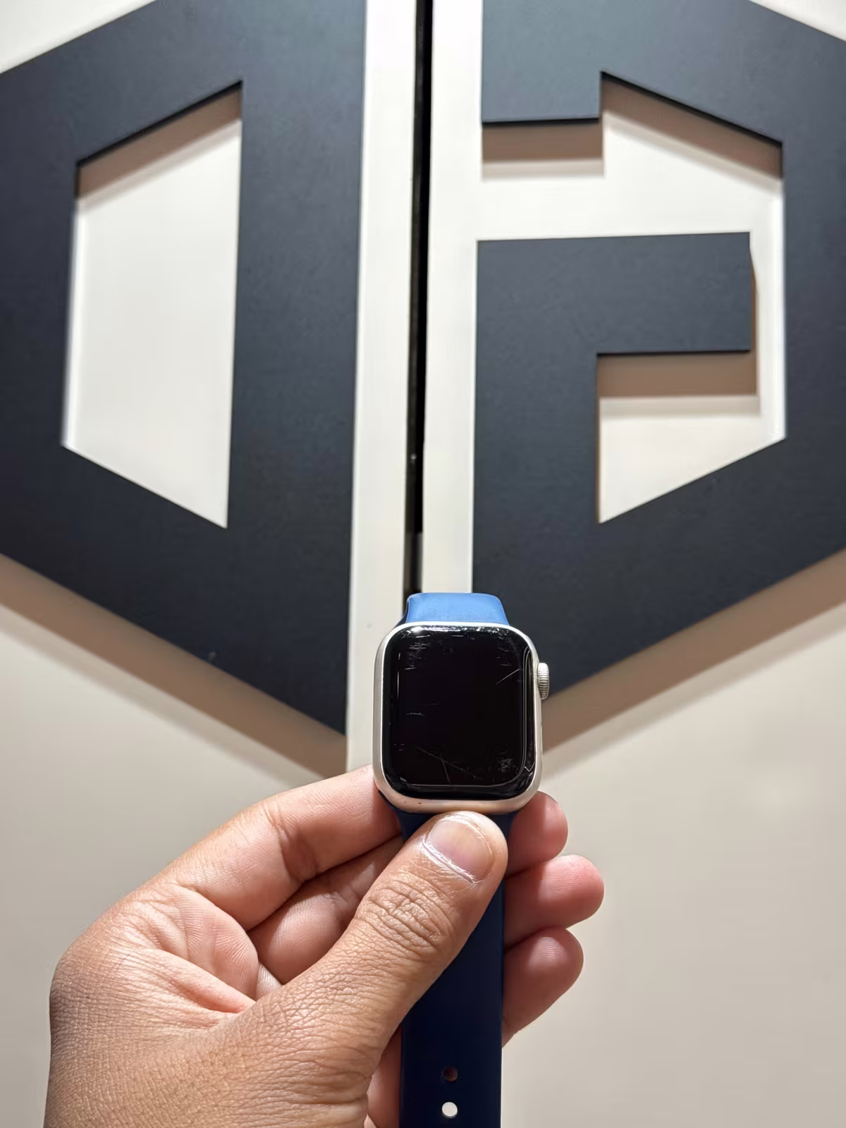 Apple Series 7 (Gps Alum 41Mm Titanium Gnr-Q9G92