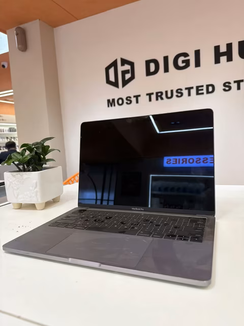 Macbook Pro 13 Inch I5 8GB 256GB Gray Pgtfj