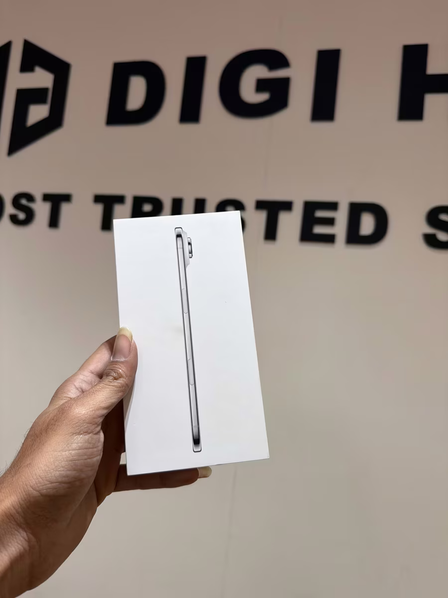 iPhone 17 Air 256 White White, front
