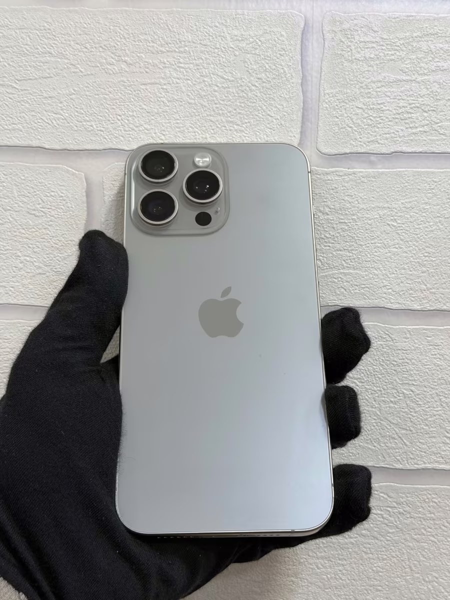 iPhone 15 Pro Max Natural Titanium, front