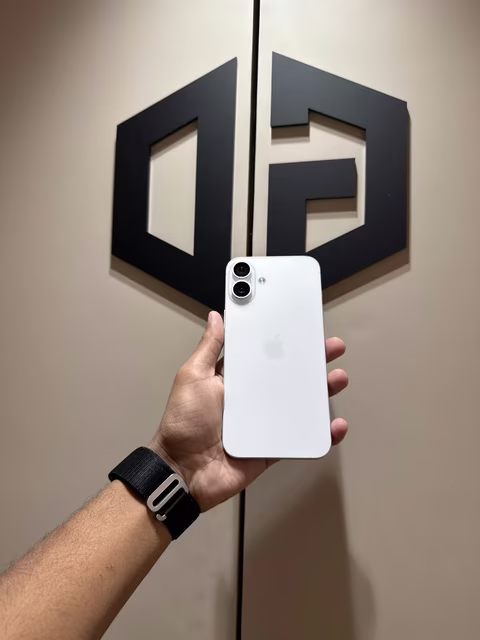 iPhone 16 Plus 128GB White