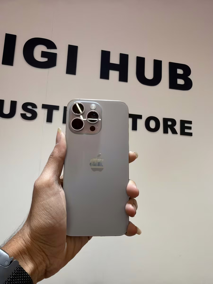 iPhone 15 Pro Max Natural Titanium, front