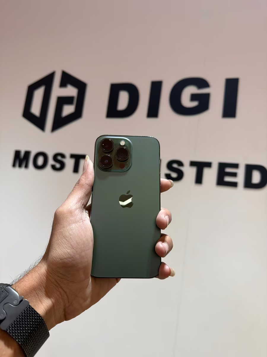 iPhone 13 Pro Green, front