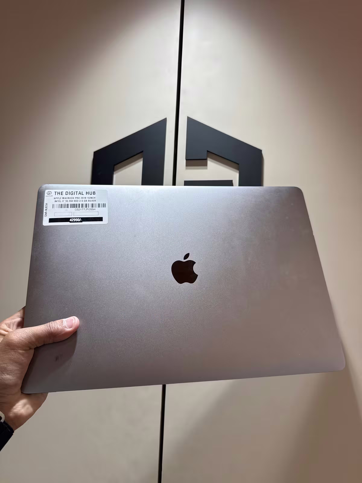 Macbook Pro 2018 15Inch Intel I7 Sliver 16 256 Gb Ssd 3 Months Gnr-Mjg5H
