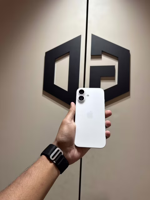 iPhone 16 128GB White