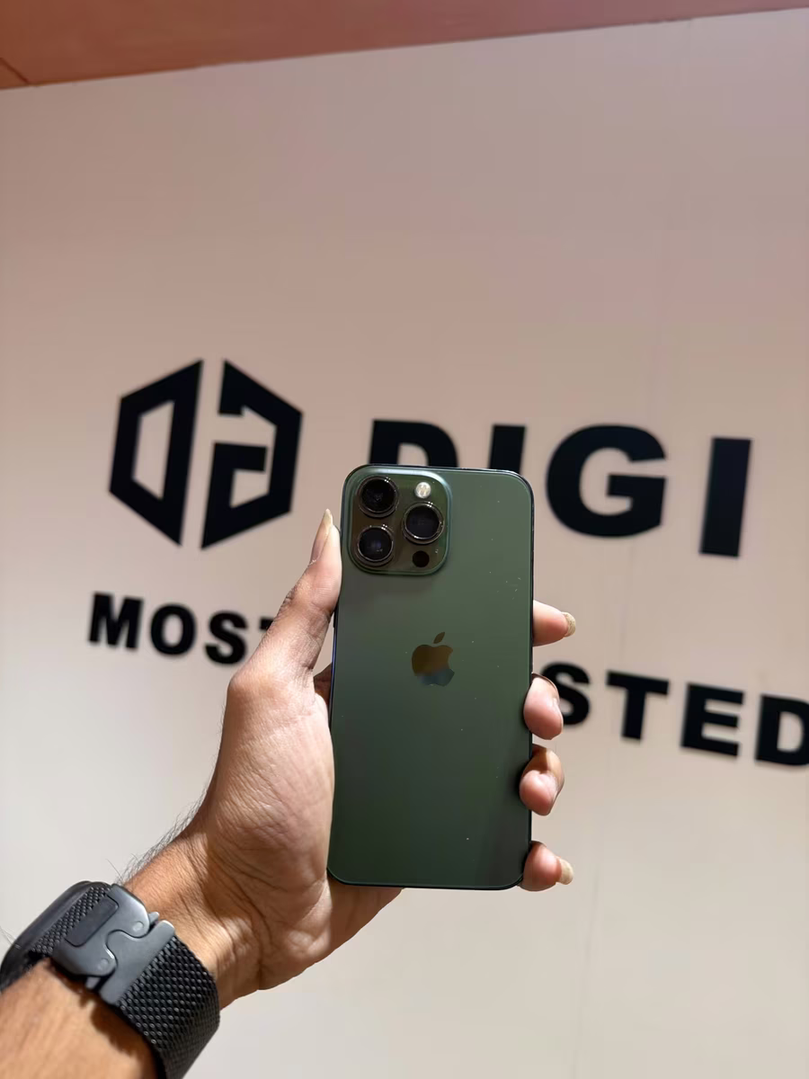 iPhone 13 Pro (B) Green Green, front