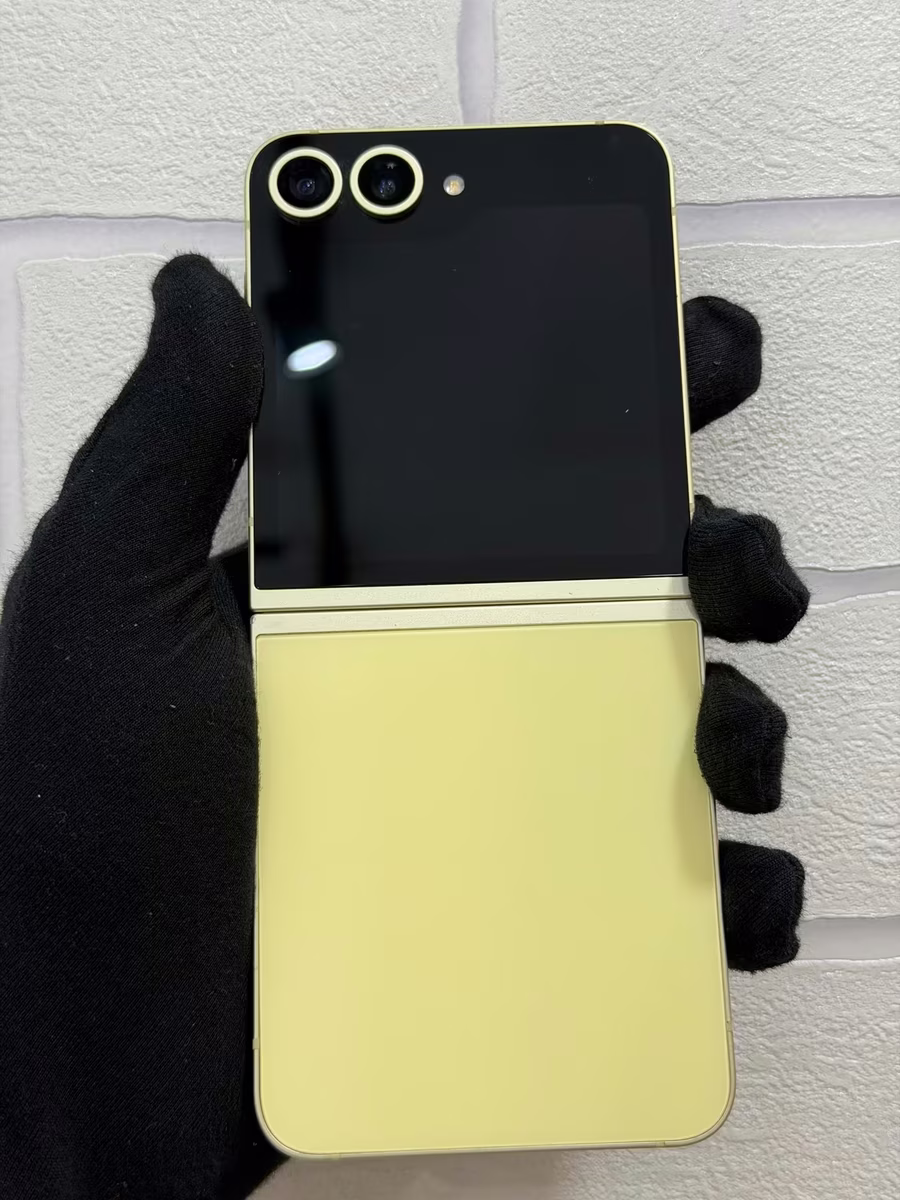Galaxy Z Flip 6 Yellow, front
