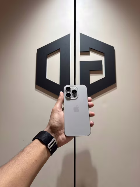 iPhone 15 Pro 256GB Natural Titanium