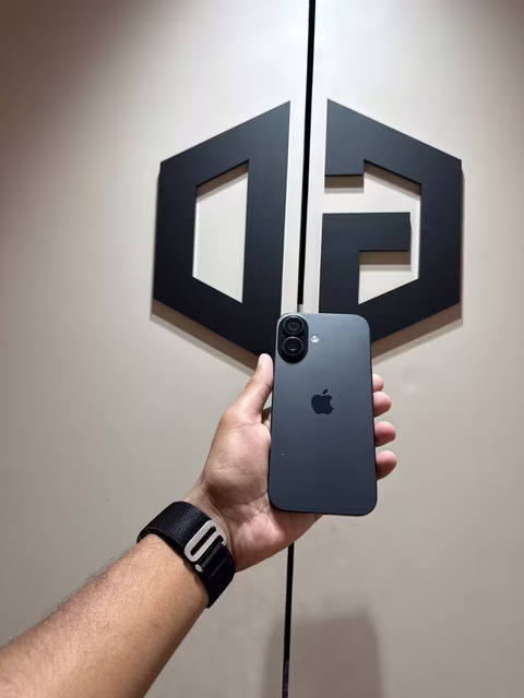 iPhone 16 256GB Black