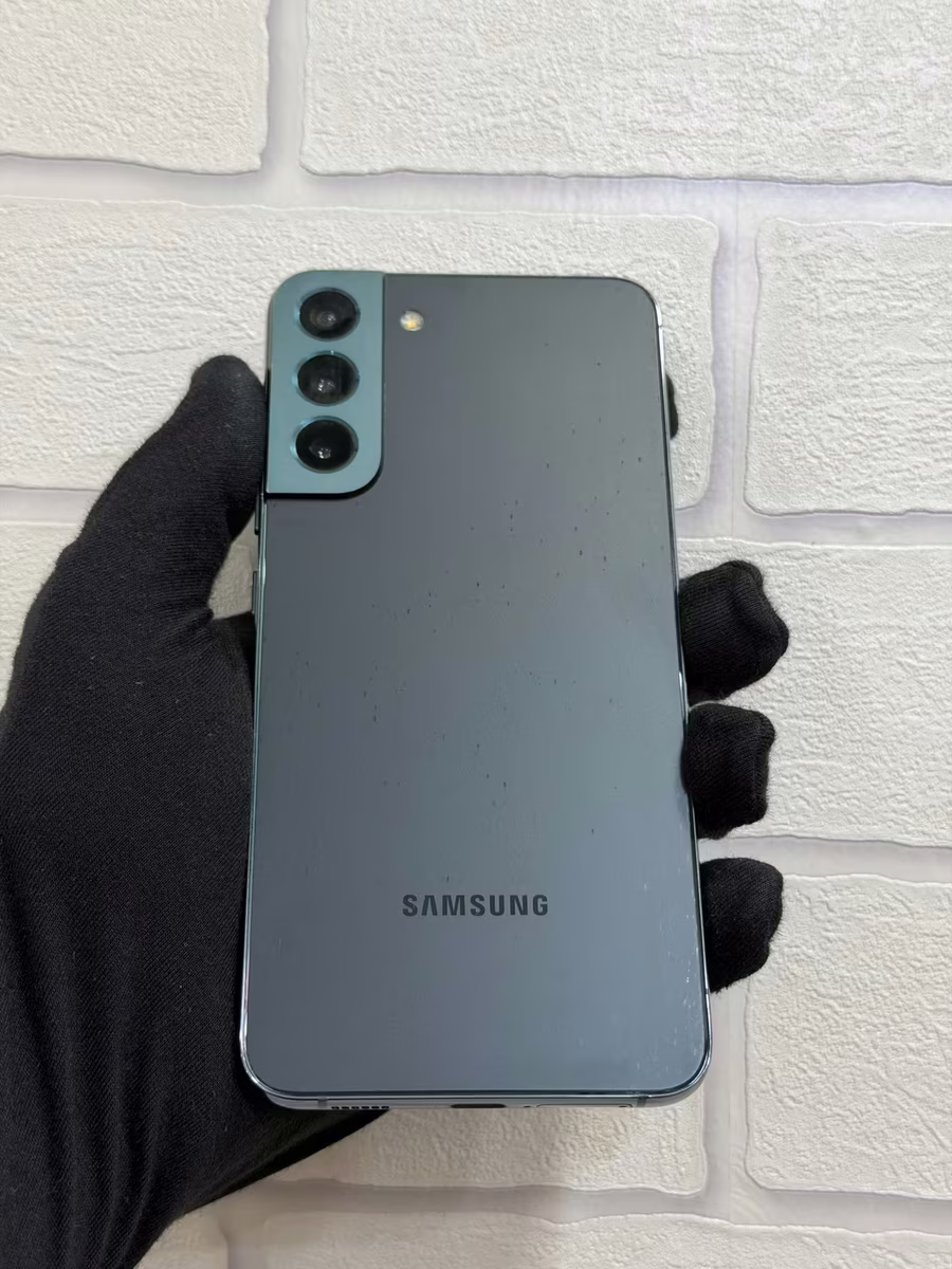 Galaxy S22 Plus Green, front
