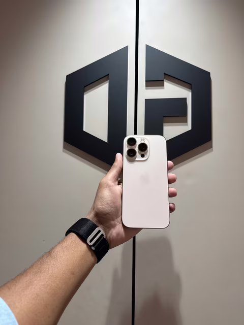 iPhone 16 Pro 256GB Desert Titanium