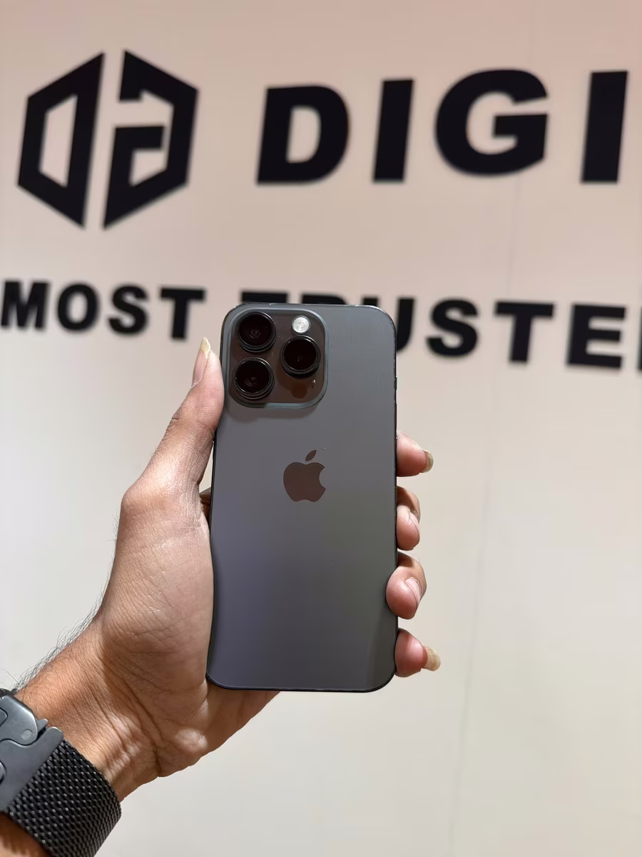 iPhone 15 Pro Black, front