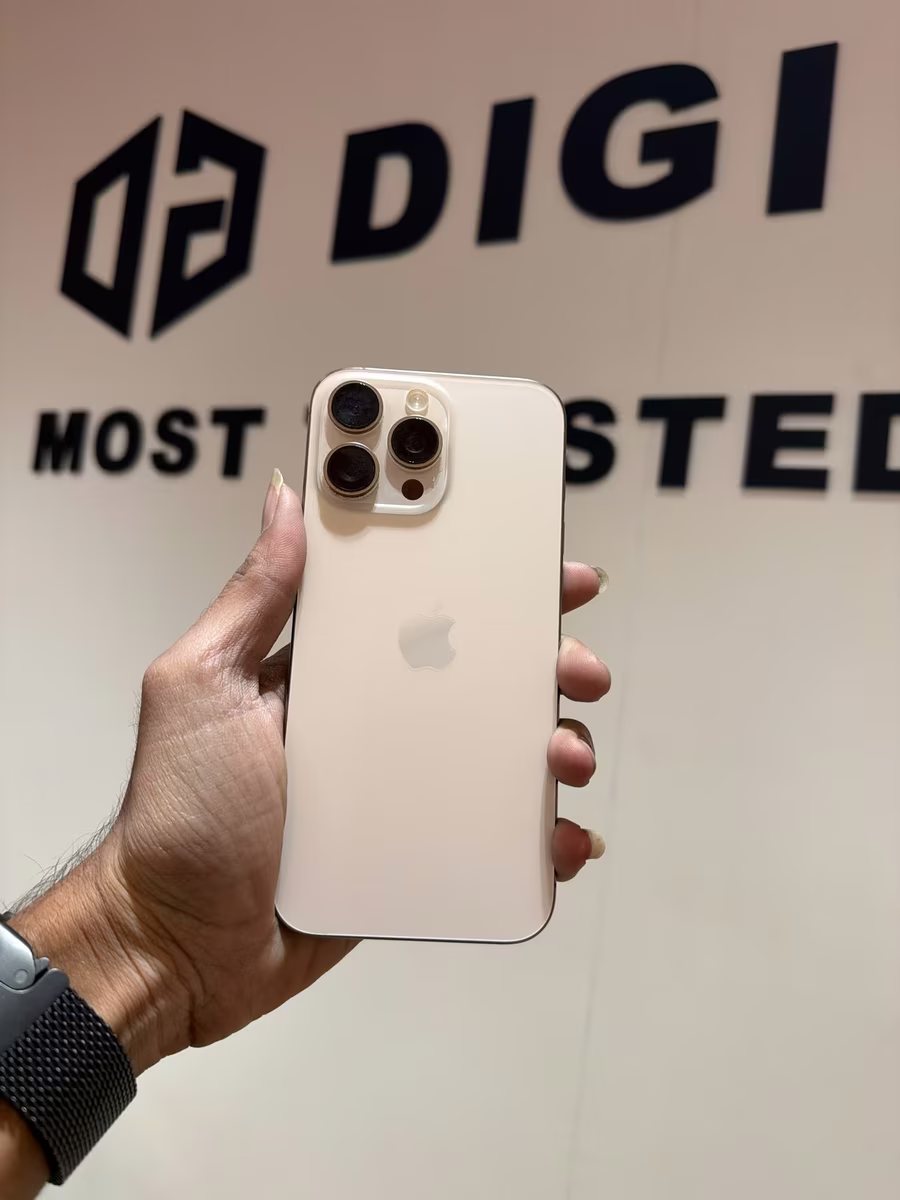 iPhone 16 Pro Max Desert, front