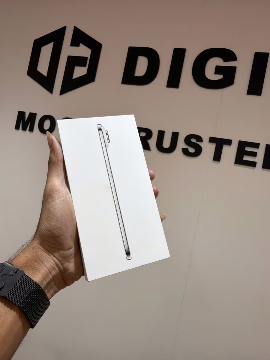iPhone 17 Air 256 White White, front
