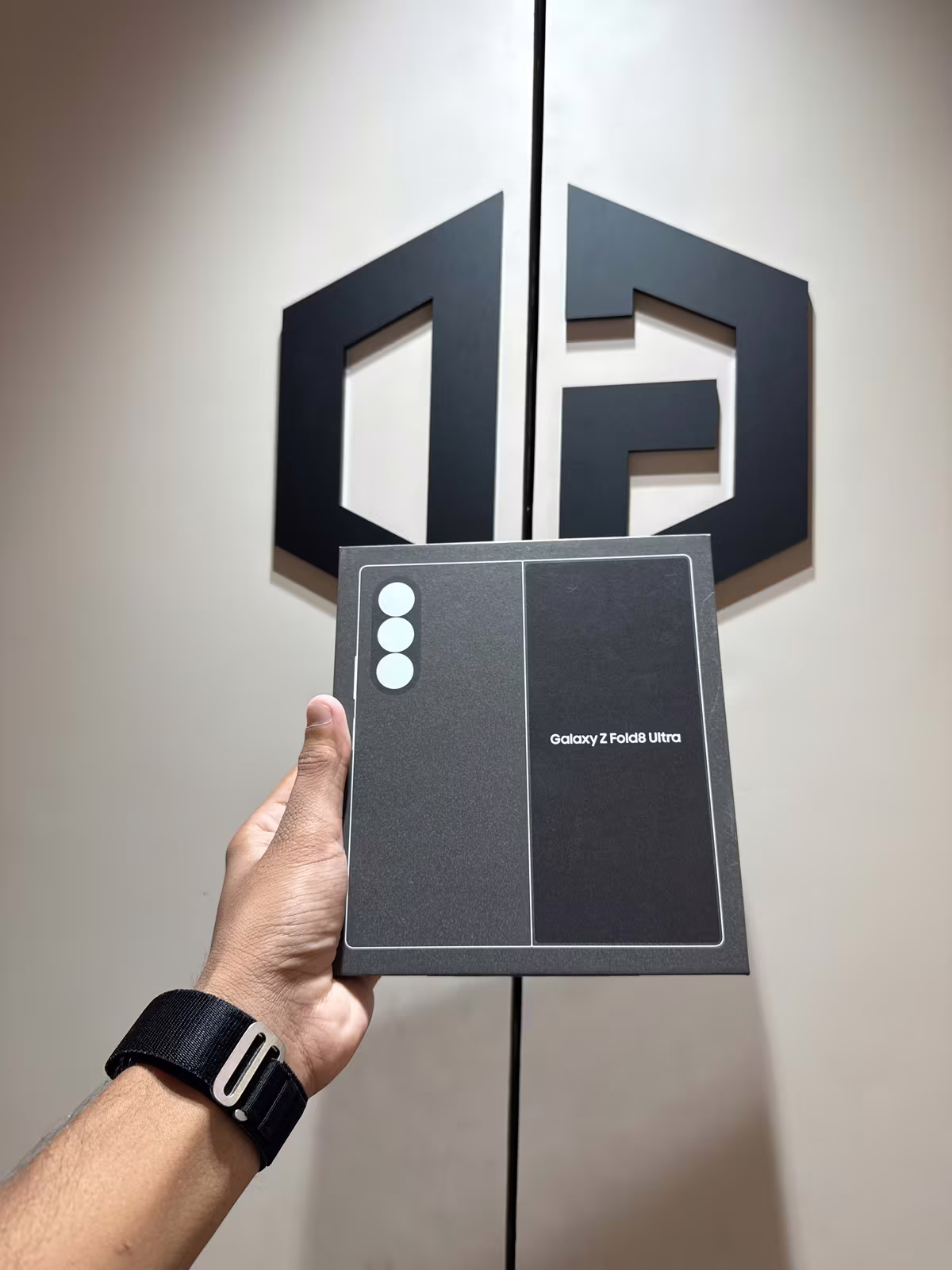 Samsung Z Fold 8 Ultra Graphite