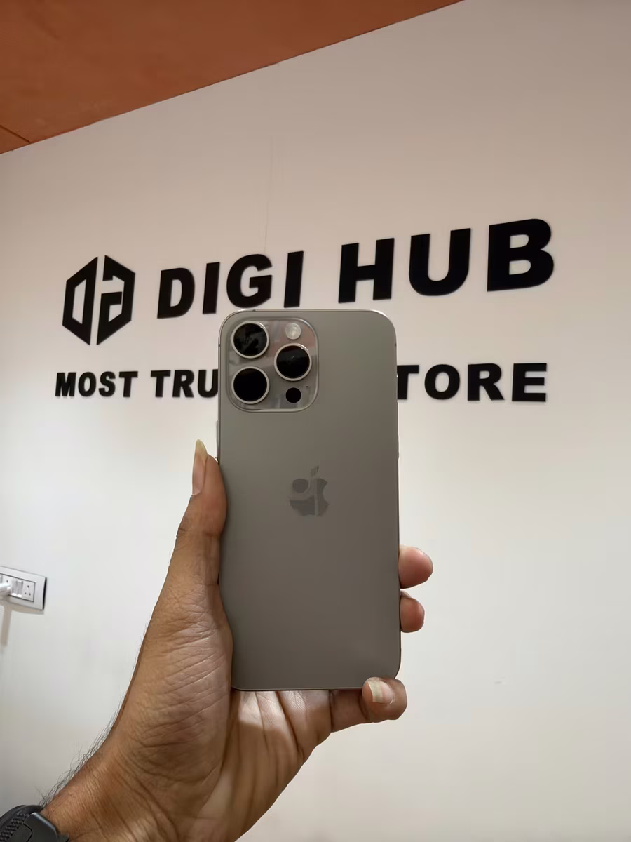 iPhone 15 Pro Max Natural Titanium, front