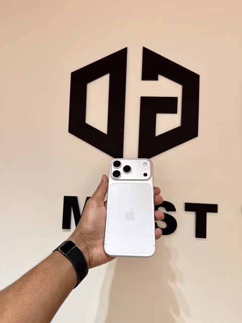 iPhone 17 Pro Max 256GB White