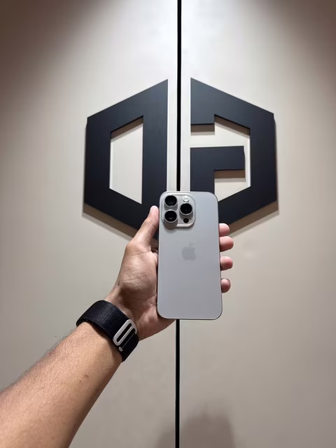 iPhone 15 Pro 256GB Natural Titanium