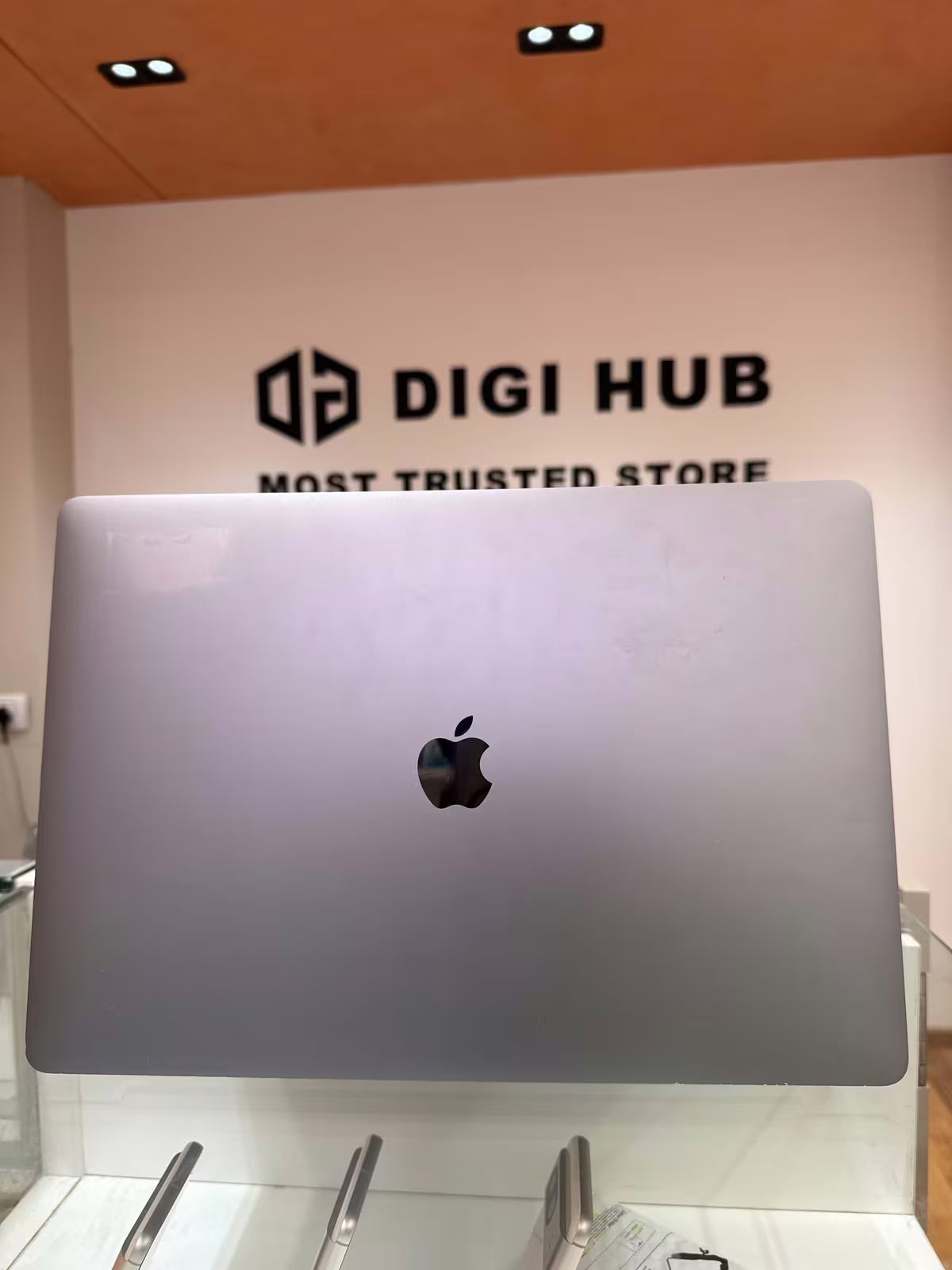 Macbook Pro (16-Inch, 2019) 16-512Gb Sipver Gnr -Kmd6M
