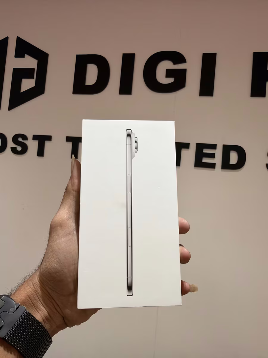 iPhone 17 Air 256 White White, front