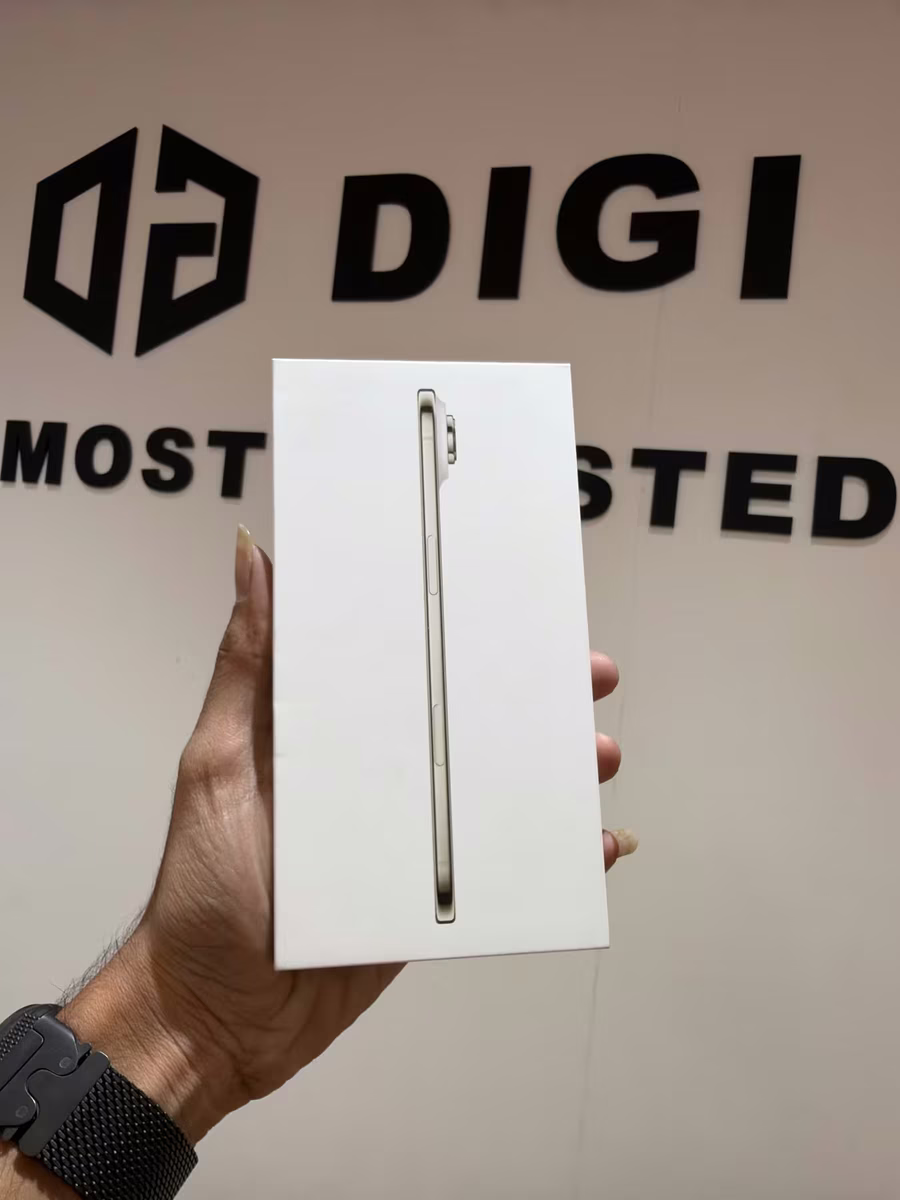 iPhone 17 Air 256 Gold Gold, front