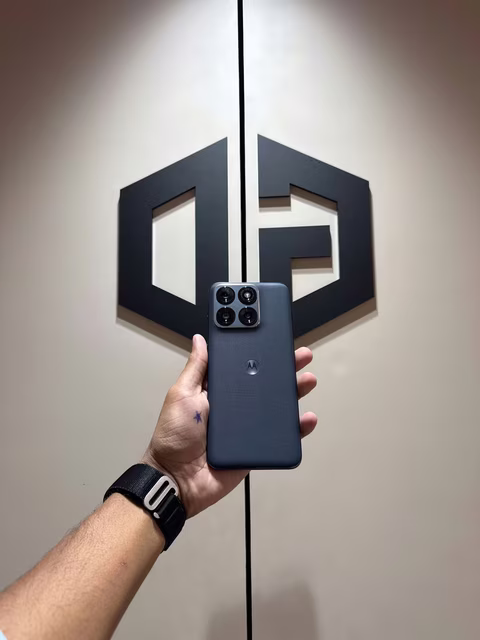 Motorola 70 Fusion 8-128Gb Pantone Silhouette