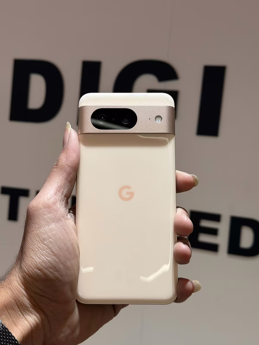 Google Pixel 8 Pink, front