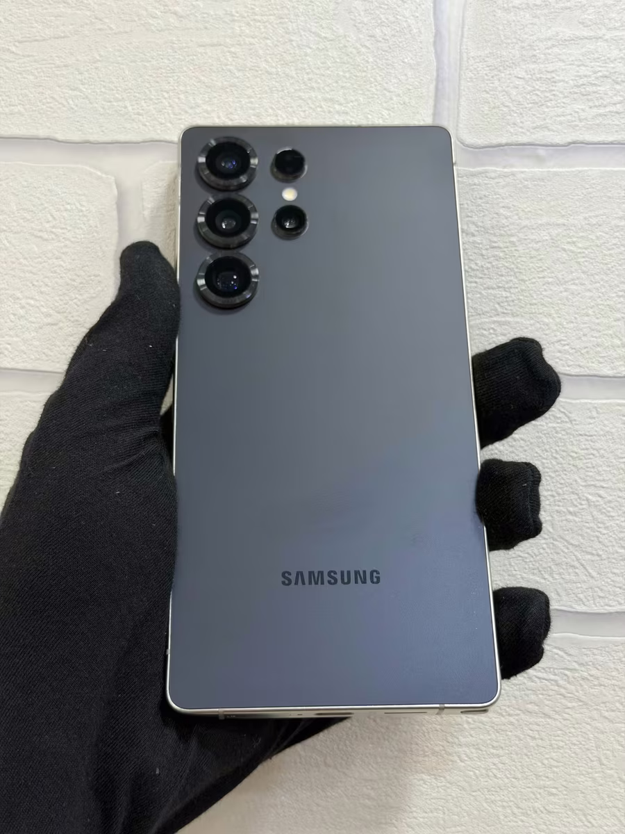 Galaxy S25 Ultra Black Titanium, front