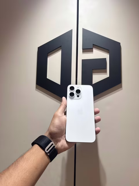 iPhone 15 Pro Max 256GB White