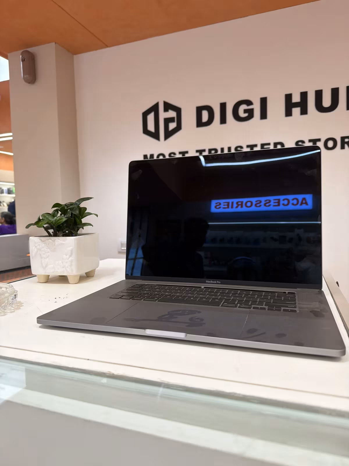Macbook Pro 2.6Ghz I7 16-512Gb Silver Kmd6M