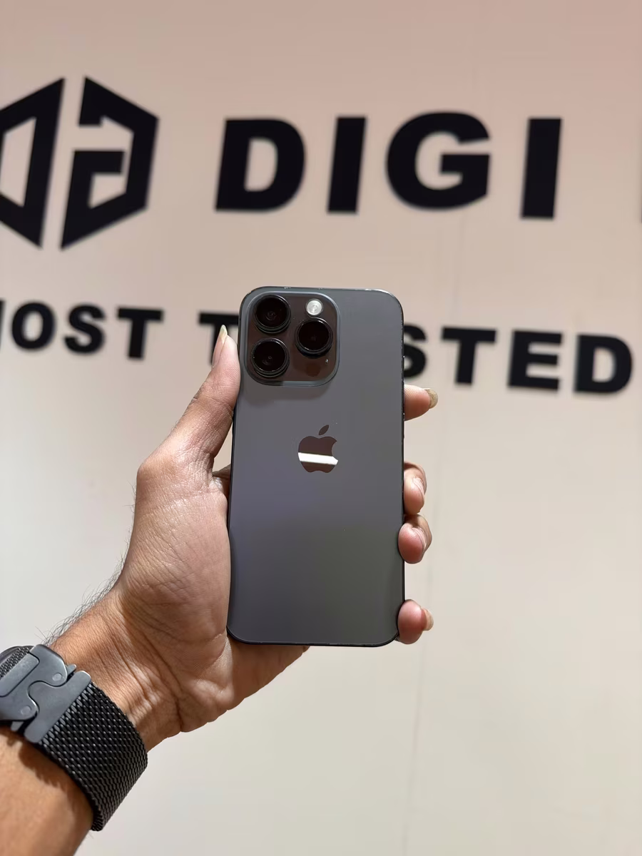 iPhone 15 Pro Black, front