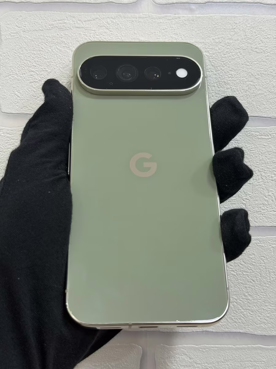 Google Pixel 11 Pro Xl Olive, front