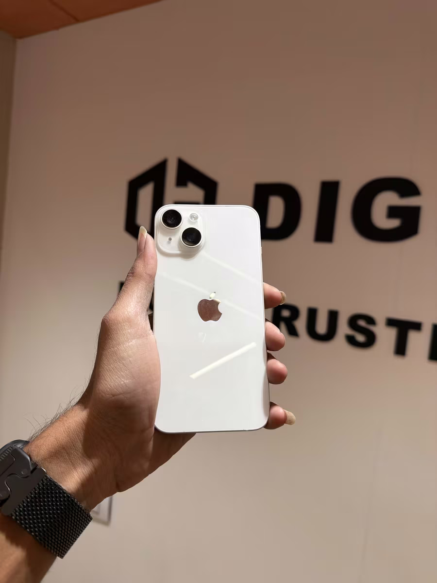 iPhone 14 White, front