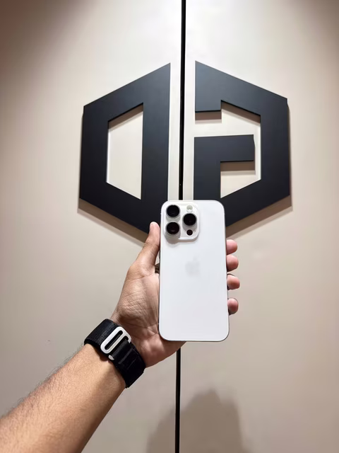 iPhone 15 Pro 128GB White
