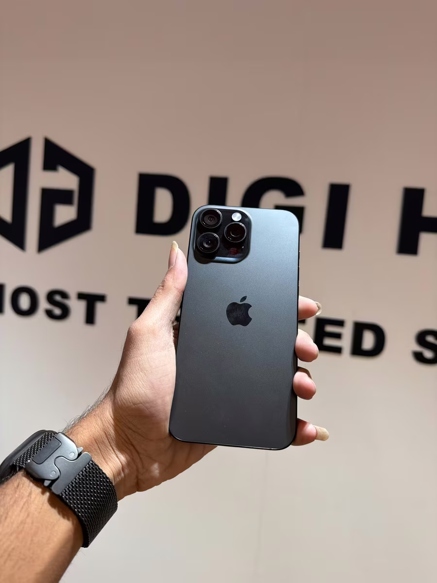 iPhone 16 Pro Max Black, front
