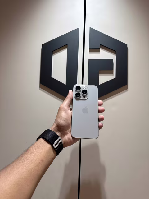 iPhone 15 Pro 256GB Natural Titanium